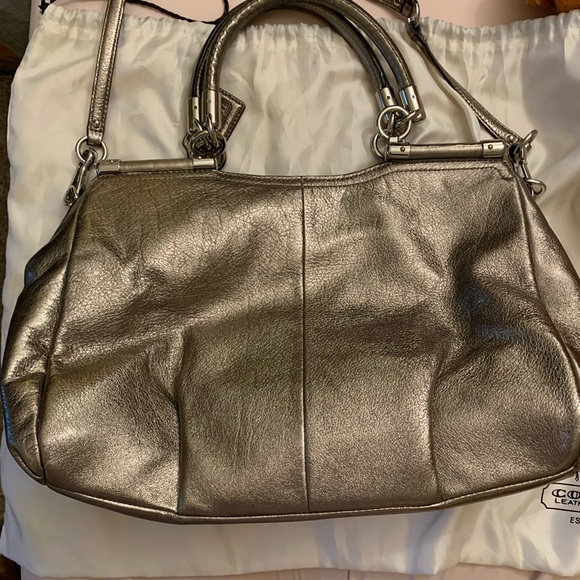 Coach Gold Leather handbag - Picture 2 of 8